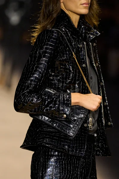 Look 14